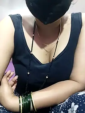 Snapshot of Kashish_18 chatting on July 2026 02:01:01 PM Kashish 18 online show from July 2026 02:01:01 PM