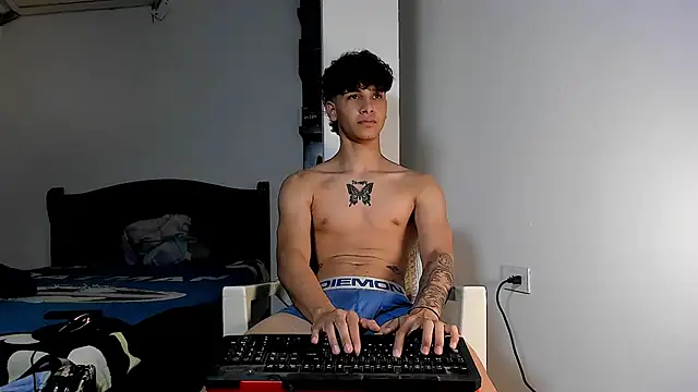 Snakebutterfly online show from December 2024 03:18:02 AM