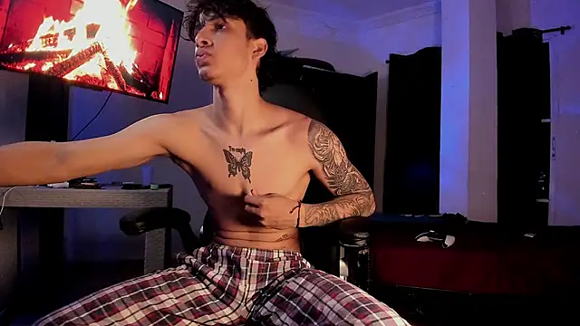 Snakebutterfly online show from February 2025 06:33:01 AM