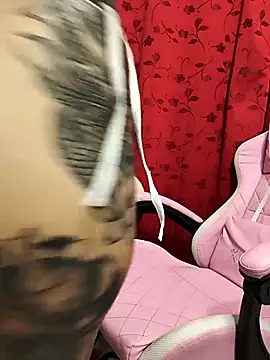 Snapshot of angela20_ chatting on December 2025 08:04:01 PM angela20 online show from December 2025 08:04:01 PM