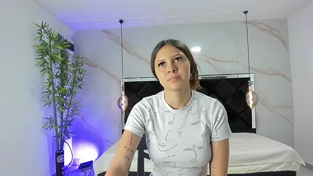 AngelaaCute  online show from November 2025 12:17:01 PM