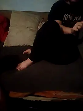 Snapshot of ZeFFirky chatting on November 2025 08:10:01 PM ZeFFirky online show from November 2025 08:10:01 PM