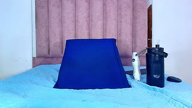 anisha x online show from October 2025 07:22:01 PM