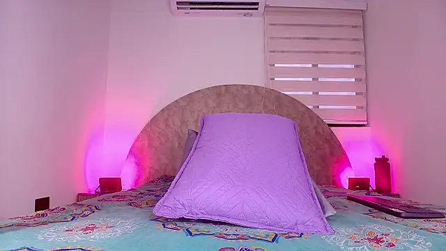 anisha x online show from November 2025 07:13:02 PM