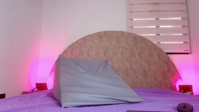 anisha x online show from November 2025 07:24:02 PM