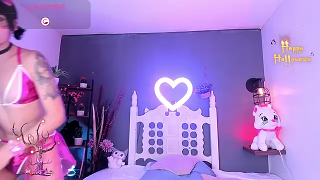 Snapshot of Palmer-Foster chatting on October 2025 09:01:01 PM Palmer-Foster online show from October 2025 09:01:01 PM