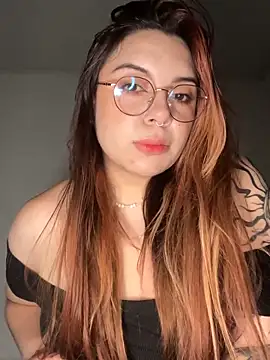 NatyOlson online show from December 2025 03:48:01 AM