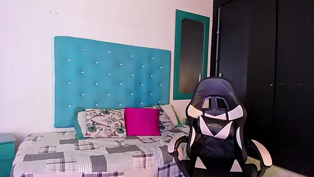 Tasha Sant online show from September 2025 08:47:01 AM