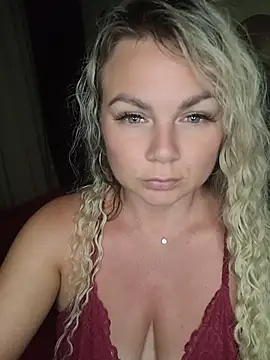Snapshot of candy_queeen chatting on July 2026 11:04:02 PM candy queeen online show from July 2026 11:04:02 PM