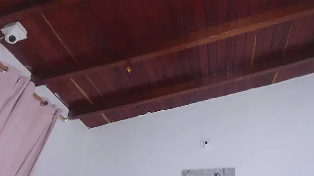 Amara Red online show from November 2025 11:21:01 AM