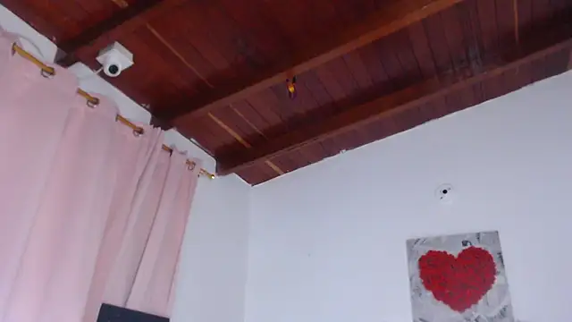 Amara Red online show from December 2025 11:05:01 AM