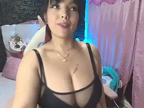 Snapshot of loren_tits24 chatting on January 2025 12:23:02 AM loren tits24 online show from January 2025 12:23:02 AM