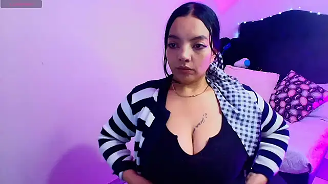 Snapshot of loren_tits24 chatting on May 2026 08:28:01 PM loren tits24 online show from May 2026 08:28:01 PM