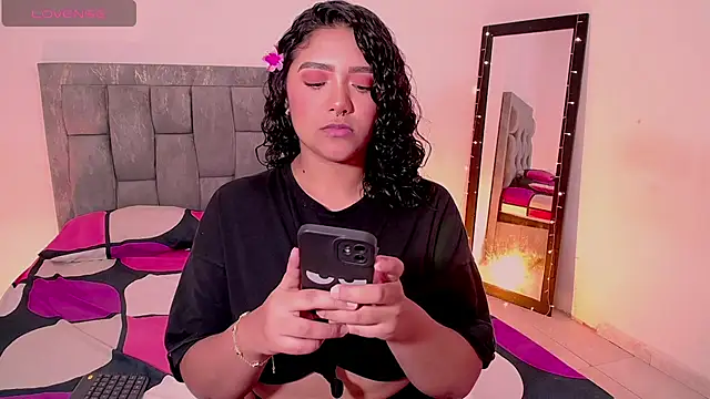 DIANEE 01 online show from March 2026 09:54:02 PM