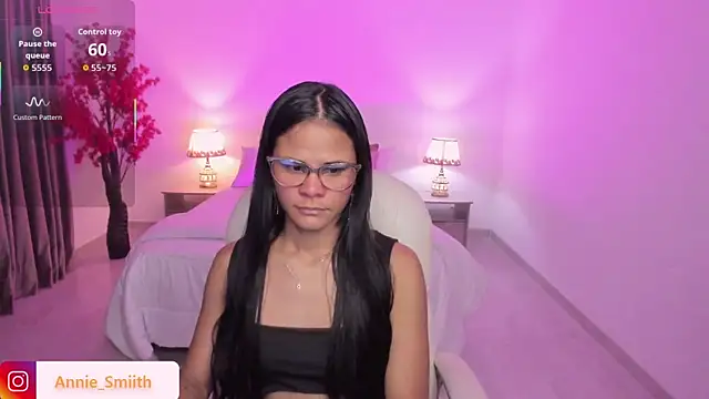 Snapshot of anniie_smith chatting on November 2025 11:30:01 AM anniie smith online show from November 2025 11:30:01 AM