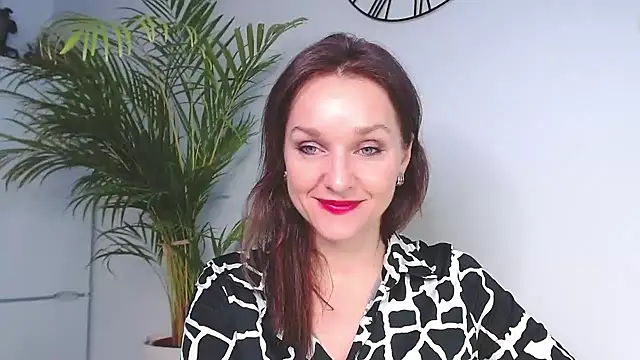 AliciaDesire online show from December 2024 11:00:01 AM