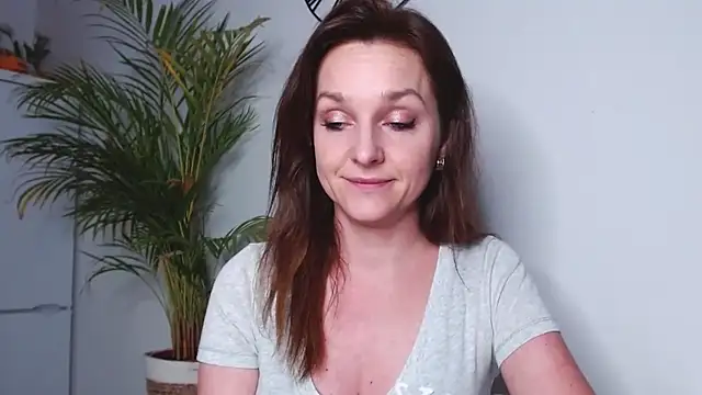 AliciaDesire online show from March 2025 06:01:01 PM