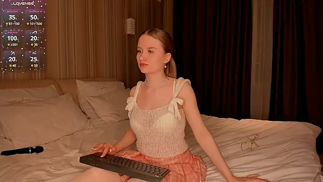 Snapshot of IsabellaTorrance chatting on February 2025 07:52:01 PM IsabellaTorrance online show from February 2025 07:52:01 PM