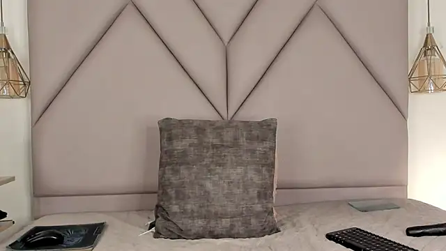 zamira 44 online show from October 2025 02:20:01 PM