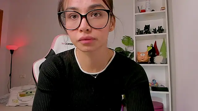 Snapshot of Adriennesexxx chatting on December 2024 09:00:01 PM Adriennesexxx online show from December 2024 09:00:01 PM