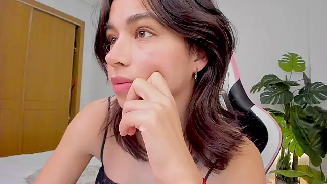 Snapshot of Adriennesexxx chatting on January 2025 02:28:02 PM Adriennesexxx online show from January 2025 02:28:02 PM