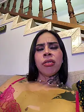 GiahDaniels online show from May 2026 11:01:04 PM