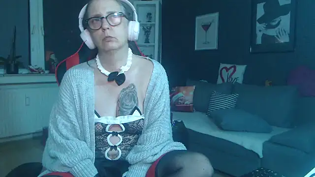 EiskalterEngel74 online show from December 2024 10:50:01 PM