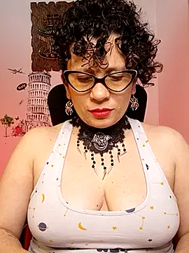 Snapshot of Daneshka_naughty chatting on March 2025 02:32:01 AM Daneshka naughty online show from March 2025 02:32:01 AM