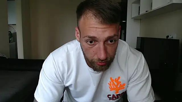 Snapshot of Alusca chatting on May 2026 09:16:01 AM Alusca online show from May 2026 09:16:01 AM