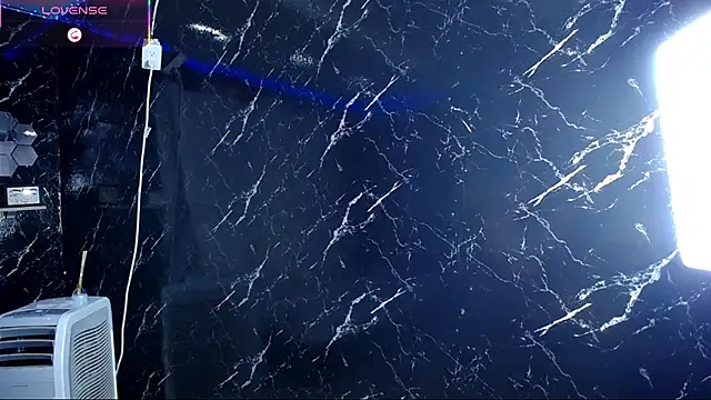 Hillary queen online show from October 2025 12:58:01 PM