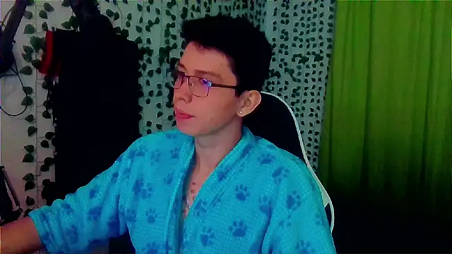 Snapshot of Andy_gray chatting on October 2025 11:54:01 AM Andy gray online show from October 2025 11:54:01 AM