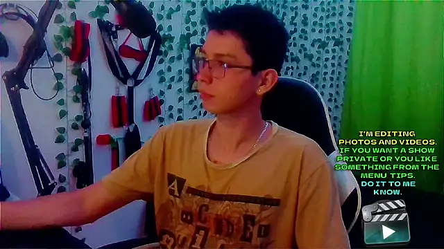 Snapshot of Andy_gray chatting on October 2025 12:11:01 AM Andy gray online show from October 2025 12:11:01 AM