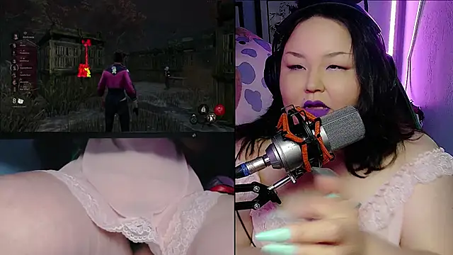 Snapshot of EmGreens chatting on February 2025 04:58:01 AM EmGreens online show from February 2025 04:58:01 AM