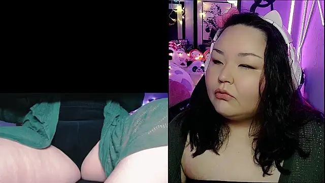 Snapshot of EmGreens chatting on February 2025 03:48:01 AM EmGreens online show from February 2025 03:48:01 AM