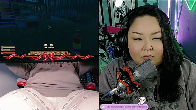 Snapshot of EmGreens chatting on September 2025 02:11:01 AM EmGreens online show from September 2025 02:11:01 AM