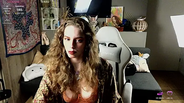 Snapshot of AyreenMoore chatting on September 2025 08:55:02 PM AyreenMoore online show from September 2025 08:55:02 PM