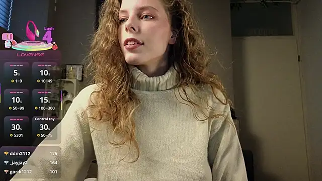 Snapshot of AyreenMoore chatting on November 2025 02:20:01 PM AyreenMoore online show from November 2025 02:20:01 PM