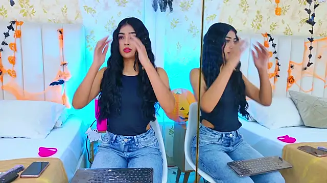 Mia-Monroe online show from November 2025 07:49:02 PM