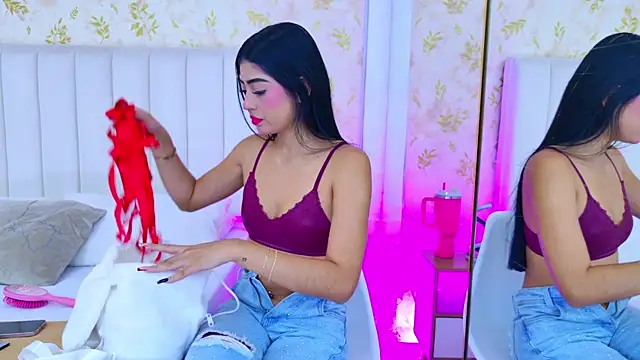 Mia-Monroe online show from November 2025 07:24:01 PM