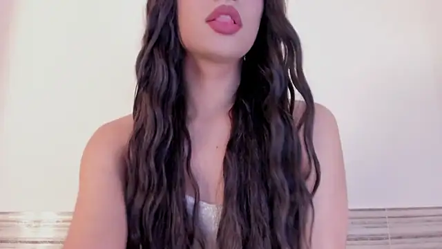 Snapshot of Sophia_Cambpell chatting on February 2026 09:55:01 PM Sophia Cambpell online show from February 2026 09:55:01 PM