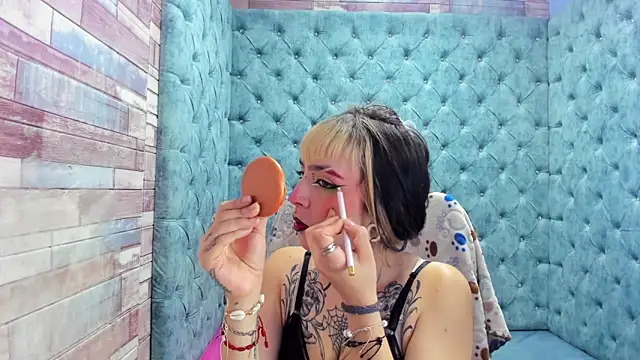 Samantha Smiith online show from December 2025 04:18:02 AM