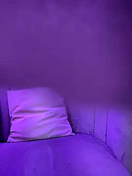 AbyThompson online show from September 2025 12:05:02 PM