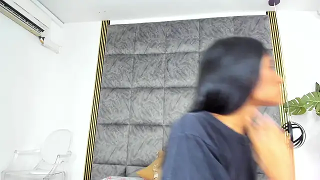 LaurenRodriiguez online show from March 2025 12:39:01 PM