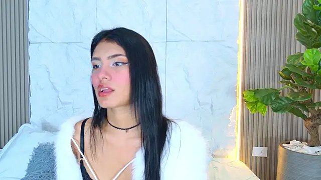 LaurenRodriiguez online show from April 2026 12:43:01 PM