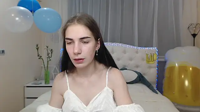 Snapshot of NikaStark_ chatting on September 2025 06:37:02 AM NikaStark online show from September 2025 06:37:02 AM