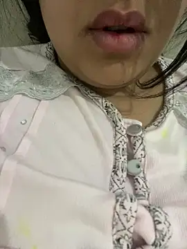 yassminsexy22 online show from January 2025 05:45:01 PM