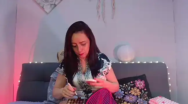 Snapshot of catalinamommyx chatting on February 2025 06:23:01 AM catalinamommyx online show from February 2025 06:23:01 AM