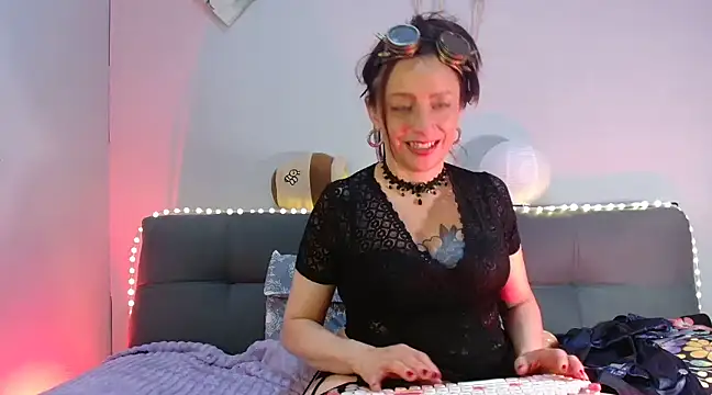 Snapshot of catalinamommyx chatting on February 2025 10:33:02 AM catalinamommyx online show from February 2025 10:33:02 AM
