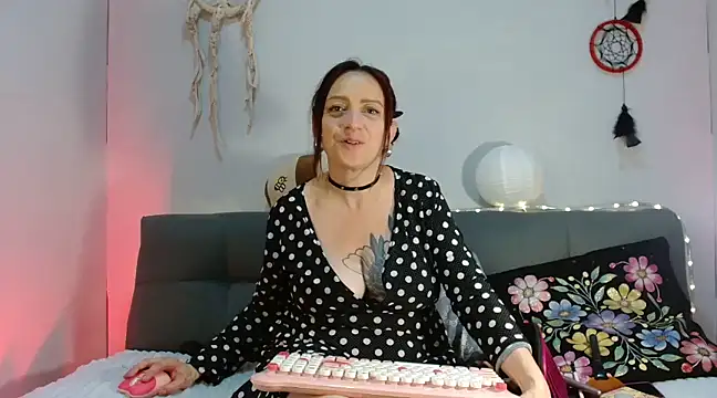 Snapshot of catalinamommyx chatting on February 2025 03:45:02 AM catalinamommyx online show from February 2025 03:45:02 AM