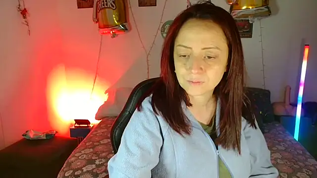 Snapshot of catalinamommyx chatting on October 2025 05:19:02 AM catalinamommyx online show from October 2025 05:19:02 AM